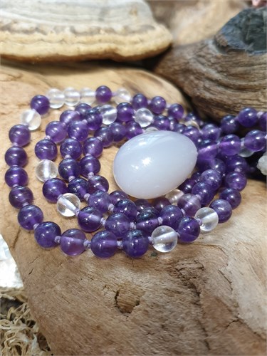 Семя намерения из агата на бусах из аметиста со вставками из горного хрусталя подбус227