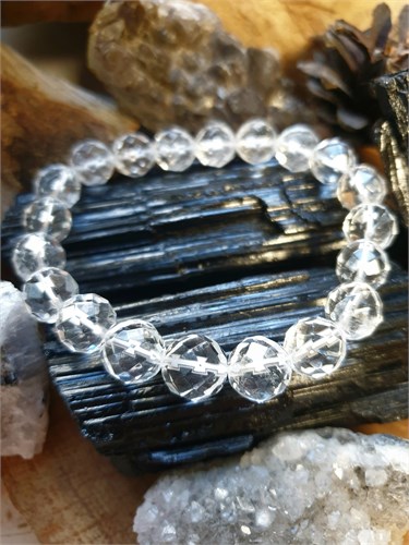 Браслет из граненного горного хрусталя бггх18