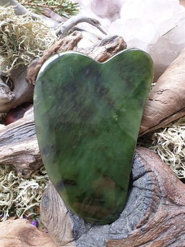Гуаша от Угедея из зелёного нефрита сердечко большое гуануг15 - фото 6660