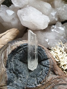 Кристалл горного хрусталя кристг90