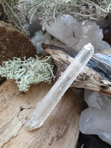Кристалл горного хрусталя крист188