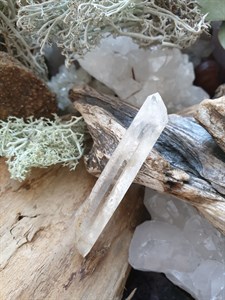 Кристалл горного хрусталя крист192