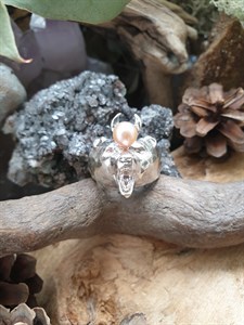 Кольцо медведида-берегиня с розовой жемчужиной КольМБ3