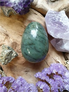 Нефрит крапчатый средний нкс14