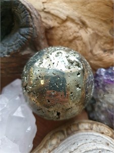 Шар из пирита шпрт13