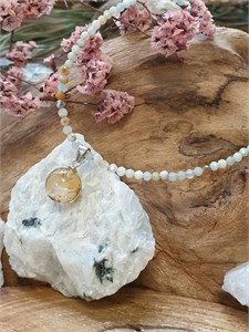 Чокер с подвеской из пейзажного кварца на берилле подбус243