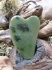 Гуаша от Угедея из зелёного нефрита сердечко малое гуануг04 - фото 6638